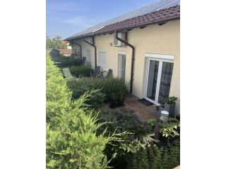 Eladó 208 m²-escsaládi ház Fót, Újszerű 4+1 lakásos APARTMANHÁZ: 179'000'000 Ft