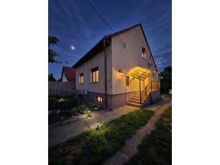 Eladó 151 m²-escsaládi ház Gyál, Somogyi Béla utca: 129'900'000 Ft