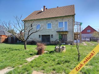 Eladó 200 m²-escsaládi ház Gyömrő, Klapka utca: 110'000'000 Ft