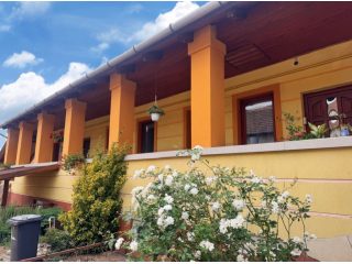 Eladó 151 m²-escsaládi ház Hatvan, Belváros utca: 125'000'000 Ft