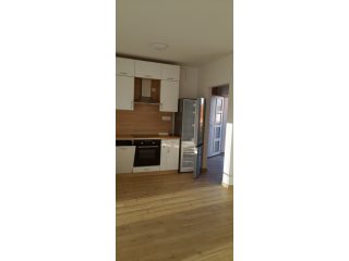 Kiadó 28 m²-estársasházi lakás Hatvan, Csaba utca: 140'000 Ft