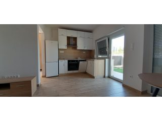 Kiadó 30 m²-estársasházi lakás Hatvan, Csaba utca: 160'000 Ft