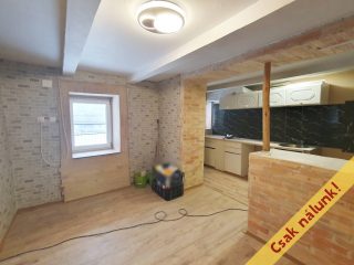 Eladó 48 m²-escsaládi ház Isaszeg, Penny Market közeli utca: 45'900'000 Ft