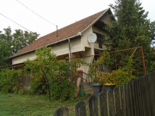 Eladó 88 m²-escsaládi ház Jászkarajenő, Széchenyi utca: 32'500'000 Ft