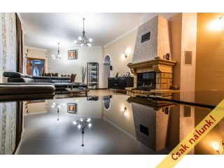 Eladó 226 m²-escsaládi ház Kartal, Orgona utca: 191'000'000 Ft