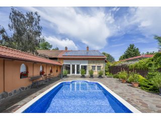 Eladó 183 m²-escsaládi ház Majosháza, Duna part: 220'000'000 Ft