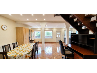 Eladó 220 m²-escsaládi ház Mende, Mende út: 115'000'000 Ft