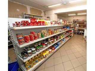 Eladó 230 m²-escsaládi ház Mezőszilas, Frekventált helyen: 52'900'000 Ft