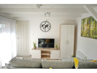 Eladó 800 m²-esegyéb vendéglátó egység Nagymányok, Malom utca: 230'000'000 Ft