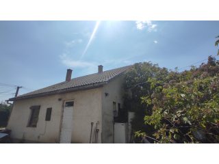 Eladó 90 m²-escsaládi ház Nagyvenyim, Dózsa György utca: 25'900'000 Ft