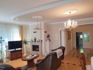 Kiadó 226 m²-escsaládi ház Nyíregyháza, Korányi Kertváros: 1'300'000 Ft