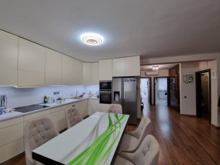 Eladó 111 m²-estársasházi lakás Nyíregyháza, Tavasz u közeli utca: 110'000'000 Ft