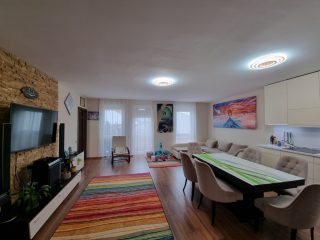 Eladó 111 m²-estársasházi lakás Nyíregyháza, Tavasz u közeli utca: 110'000'000 Ft