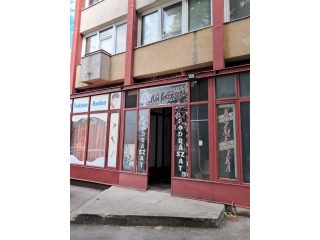 Eladó 49 m²-esüzlethelyiség utcai bejárattal Ózd, Ív út: 2'500'000 Ft