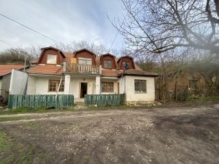 Eladó 120 m²-escsaládi ház Páty, Torbágyi út: 49'900'000 Ft