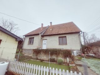 Eladó 150 m²-escsaládi ház Pécel, Kun J utca: 125'990'000 Ft