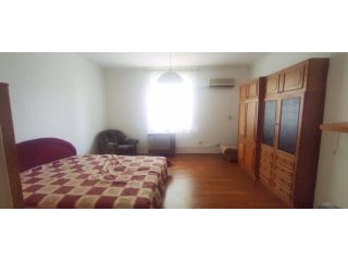 Kiadó 67 m²-estársasházi lakás Pécs, Mártírok útja: 80'000 Ft