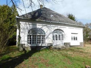 Eladó 359 m²-escsaládi ház Pusztakovácsi, Központ: 56'000'000 Ft