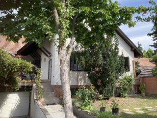 Eladó 240 m²-escsaládi ház Ráckeve, Duna közeli utca: 110'000'000 Ft