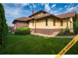 Eladó 222 m²-escsaládi ház Szada, Aranyhegy utca: 194'900'000 Ft