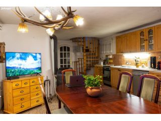 Eladó 175 m²-escsaládi ház Szentendre, Berek utca: 98'000'000 Ft