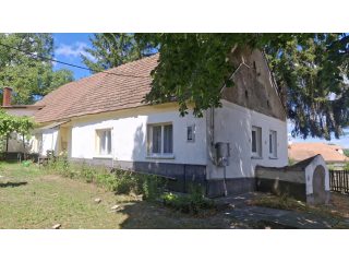Eladó 110 m²-escsaládi ház Szentgál, Saroktelek: 39'000'000 Ft