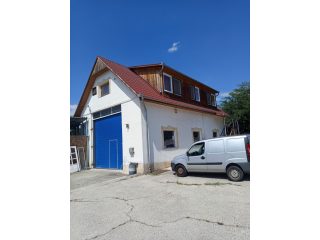 Eladó 182 m²-esüzlethelyiség utcai bejárattal Szigethalom, Fiumei közeli utca: 119'000'000 Ft