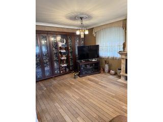 Eladó 100 m²-escsaládi ház Szigetszentmiklós, Föveny köz közeli köz: 159'900'000 Ft