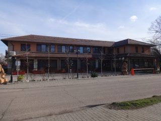 Eladó 880 m²-esegyéb vendéglátó egység Tiszakécske, Erkel Fasor utca: 680'000'000 Ft
