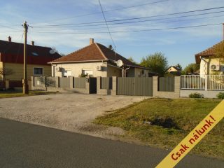 Eladó 134 m²-escsaládi ház Tiszakécske, Hősök útja: 59'900'000 Ft