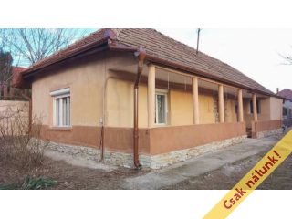 Eladó 50 m²-escsaládi ház Úri, Kossuth Lajos utca környéki utca: 25'500'000 Ft