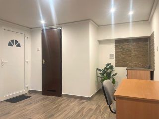 Kiadó 33 m²-esegyéb üzlethelyiség Vác, Dr.Csányi László körút: 150'000 Ft