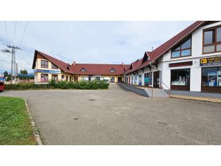 Eladó 761 m²-esüzlet üzletházban Vác, Szent László út: 580'000'000 Ft