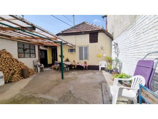 Eladó 68 m²-escsaládi ház Vác, Zátony utca: 49'500'000 Ft