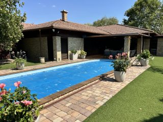 Eladó 230 m²-escsaládi ház Vecsés, Szép környezet: 299'000'000 Ft