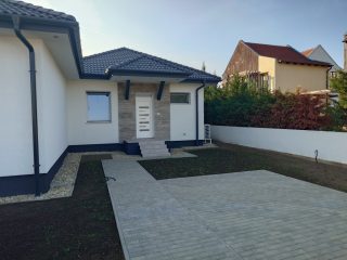 Eladó 91 m²-esikerház Velence (Velence) , Adria körút: 114'900'000 Ft