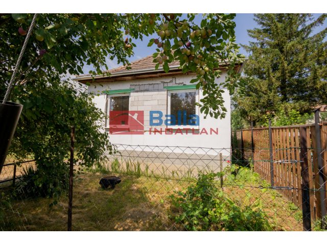 Acsa, Állomás utca, 86 m²-es, családi ház, 2 szobás, felújítandó állapotú