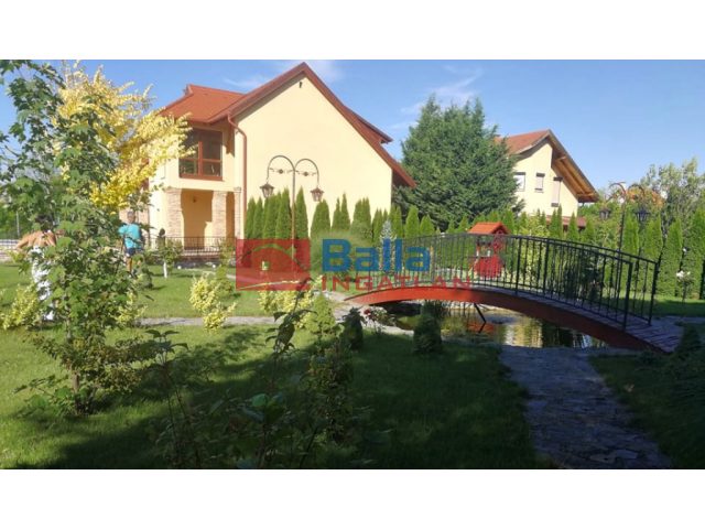 Aszód, FESZTIVÁL TÉR, 250 m²-es, családi ház, 5 szobás, kiváló állapotú