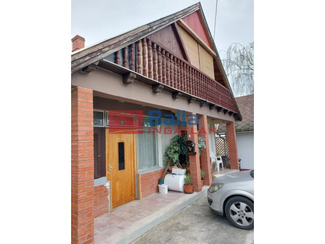 Balatonfűzfő, TOBRUK, 83 m²-es, családi ház, 3 szobás, jó állapotú