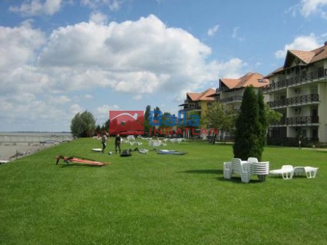 Balatonőszöd, VÍZPART, 95 m²-es, 3. emeleti, társasházi lakás