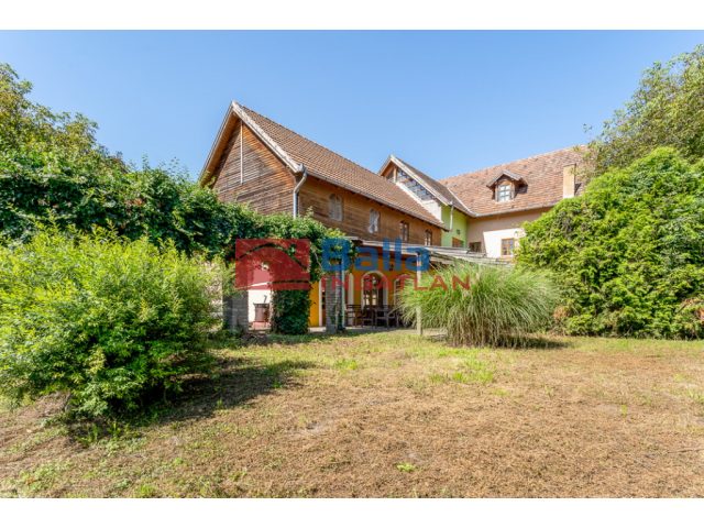 Bernecebaráti, Madách utca, 340 m²-es, 3 generációs, családi ház