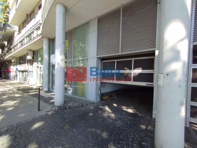III. Kerület, Lajos utca, 14 m²-es, teremgarázs hely, kiváló állapotú