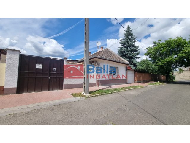 IV. Kerület, Mildenberger köz, 65 m²-es, családi ház, 2 szobás