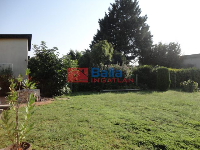 IV. Kerület, Megyer, 250 m²-es, családi ház, 6 szobás, jó állapotú