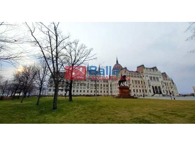 V. Kerület, Báthory utca, 78 m²-es, 1. emeleti, társasházi lakás