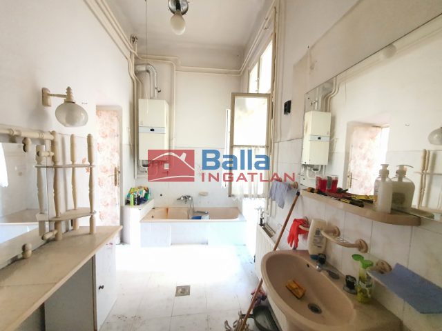 VII. Kerület, Hevesi Sándor tér, 98 m²-es, 4. emeleti, társasházi lakás