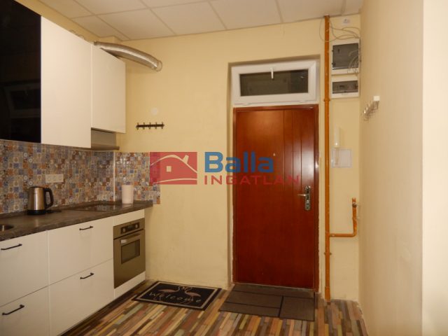 VII. Kerület, Munkás utca, 60 m²-es, 1. emeleti, társasházi lakás