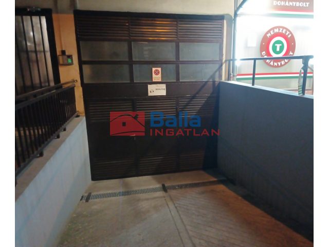 VIII. Kerület, Karácsony Sándor utca, 13 m²-es, teremgarázs hely