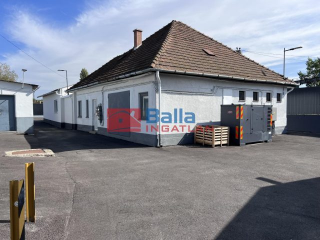 X. Kerület, Kőbánya csendes utca, 4200 m²-es, telephely, jó állapotú