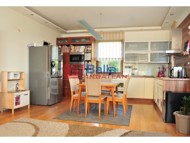 XI. Kerület, Hosszúréti utca környékén lévő utca, 146 m²-es, földszinti, társasházi lakás